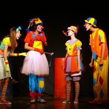 Cia Gargalhada apresenta Cinderela