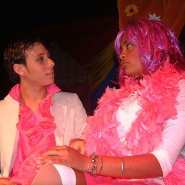 Cia. Itractineves apresenta a peça “Me beija na boca”