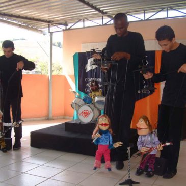 Continua a turnê de “Os Românticos” nas escolas municipais