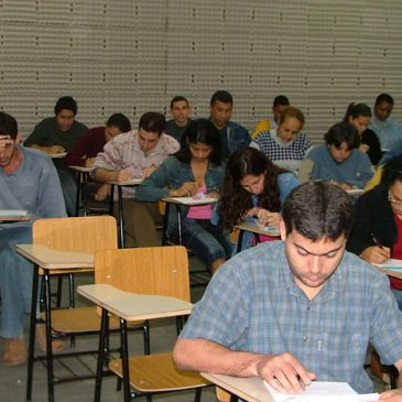 Alunos do Telechica realizam provas oficiais